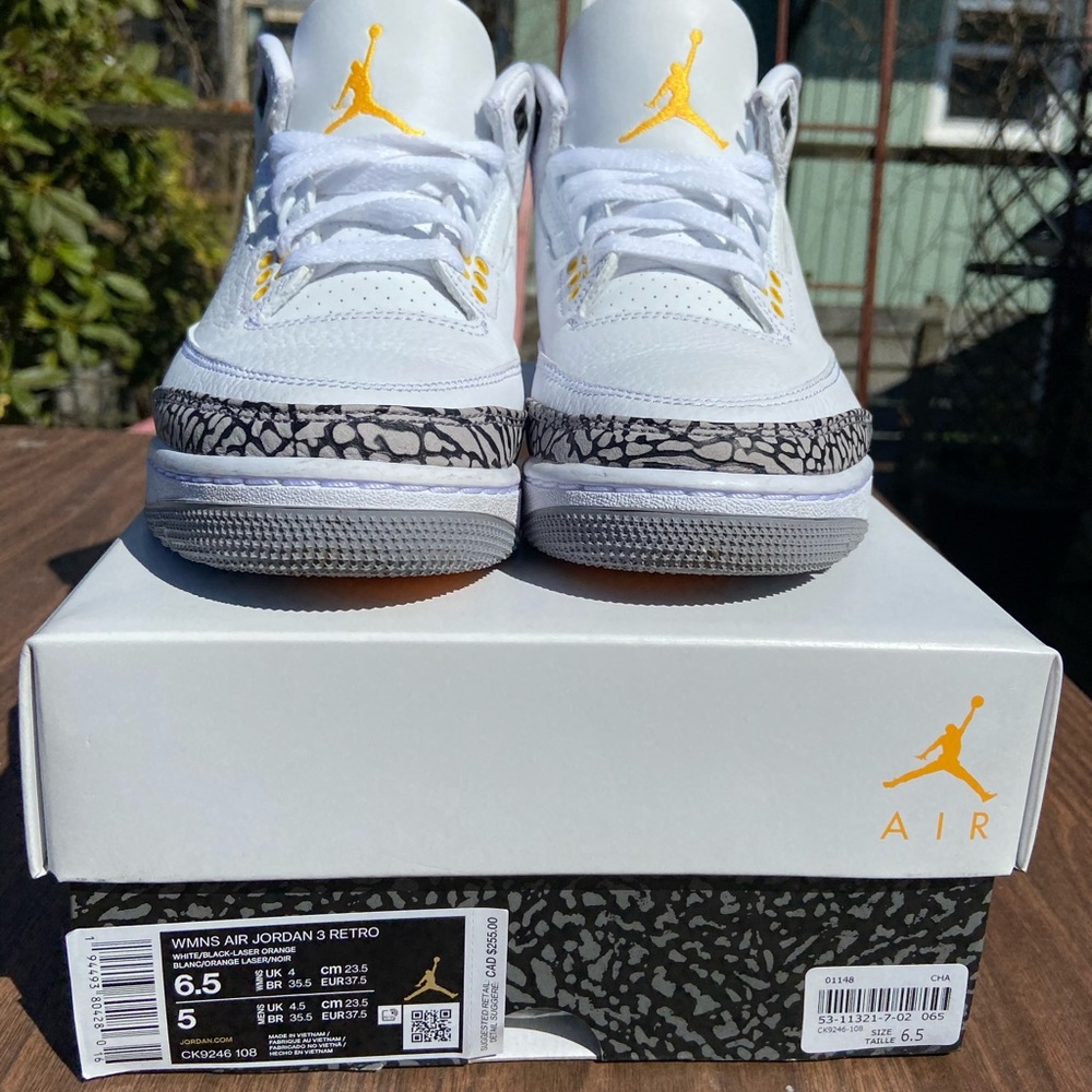 Jordan 3 women’s laser orange size 6.5W